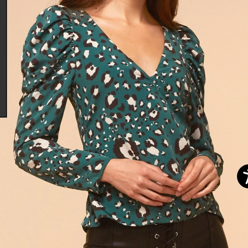 Anthropologie by Adelyn Rae LILITH BLOUSEGreen sz Small